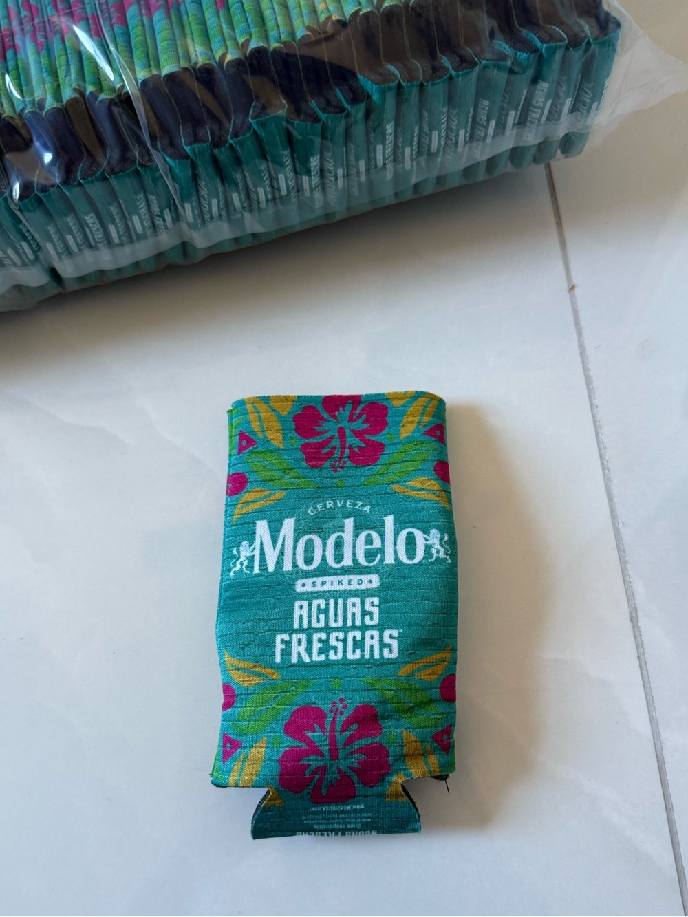 Modelo koozies pack of 50